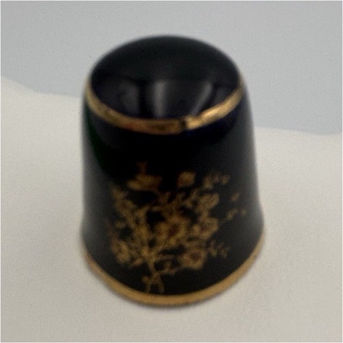 Porcelain limoges thimble - porcelain,