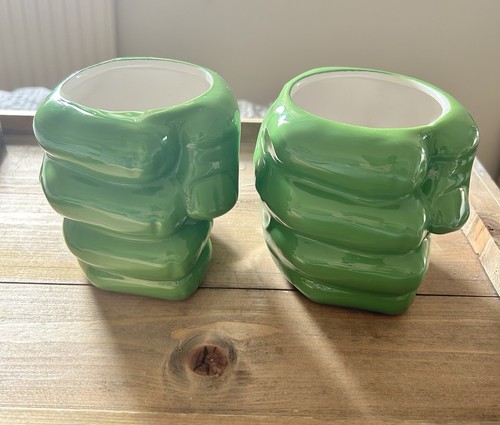 Pair marvel incredible hulk - marvel,
