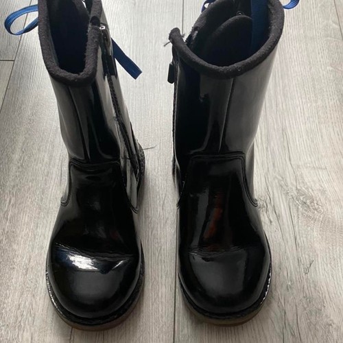Girls ugg black patent leather - black,