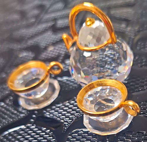Decorative gold clear glass - &,