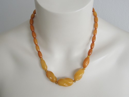 Art deco necklace bakelite - deco,
