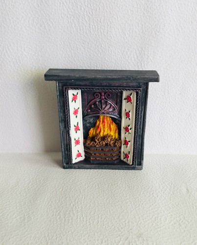 Dolls house scale - house, 1:12