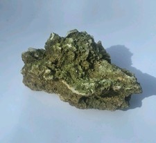 Pyromorphite on quartz, quartz