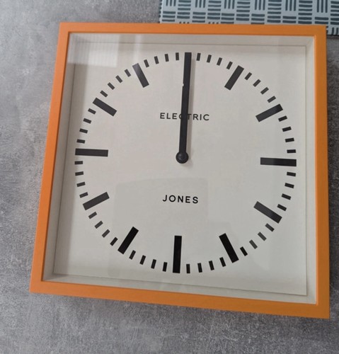 Jones box orange wall - jones,