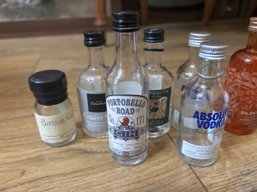 Lot empty mini bottles - 10,