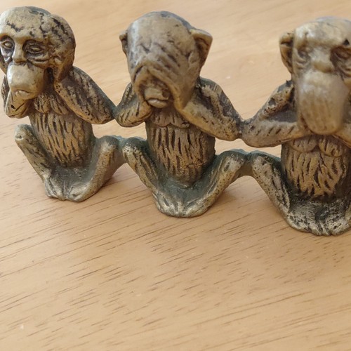 Three wise monkeys figurine - three,