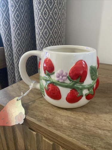 Strawberry mug market - strawberry, finds