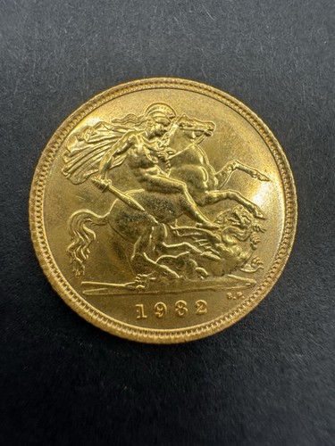 1982 half sovereign 22ct - 1982,