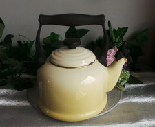 CREAM LE CREUSET STOVE TOP
