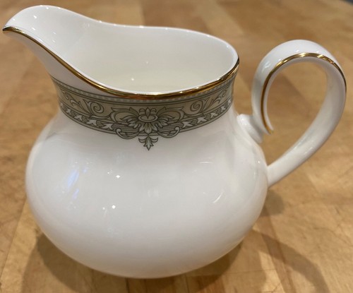 Royal doulton isabella creamer - royal,