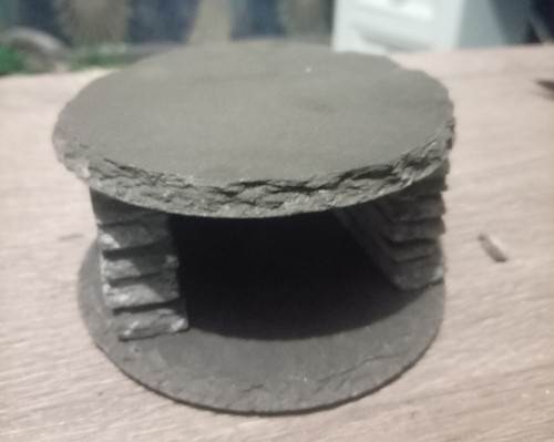 Round slate cave hide - round, fish