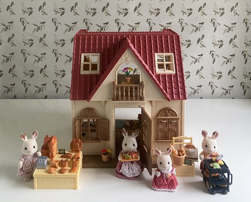 Sylvanian families red roof - red,