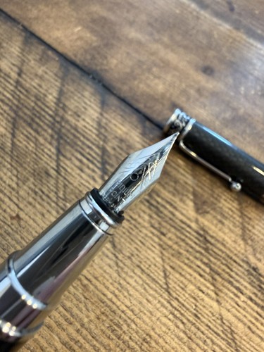 Harvey makin fountain - fountain, pen