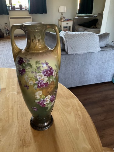 Vintage green floral - , vase