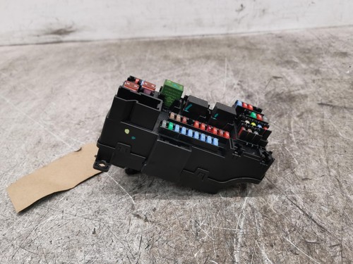 Vauxhall mokka fuse box front - fuse,