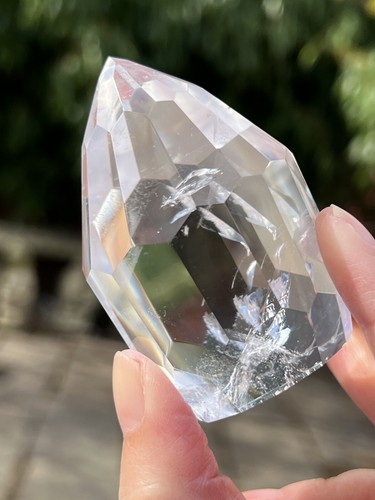 Clear quartz hand - clear,