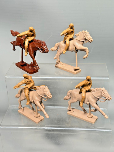 Indian warriors mounted 32 - warriors, 1/32