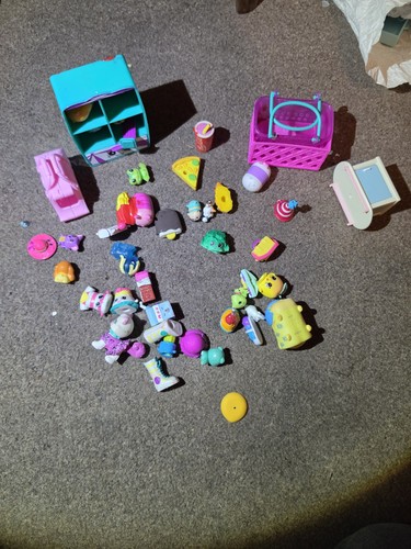 Bundle shopkins items - bundle, of
