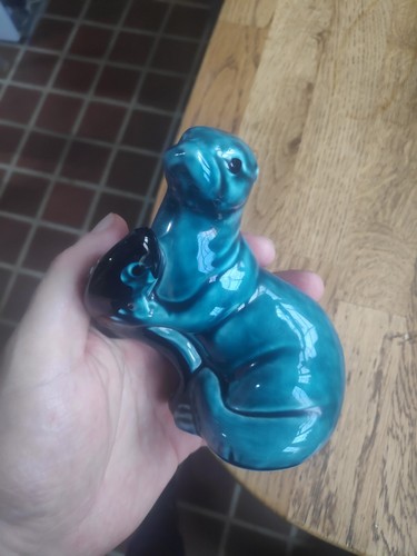 Poole pottery otter - poole,