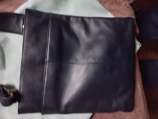 Yoshi leather bag navy crossover