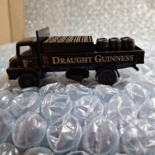 Lledo GUINNESS Vanguards