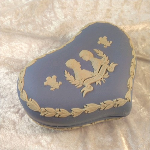 Wedgwood blue jasperware - blue,