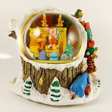 Winnie The Pooh Christmas Snow Globe, Musical & Motion, Winnie & Friends, Large