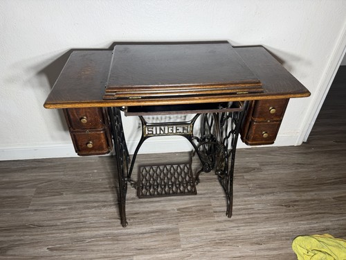 Singer antique treadle - antique, sewing