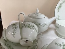 Wedgwood Westbury Tea Set Service.Tea Pot, 6 trio, cake plate, milk & sugar bowl