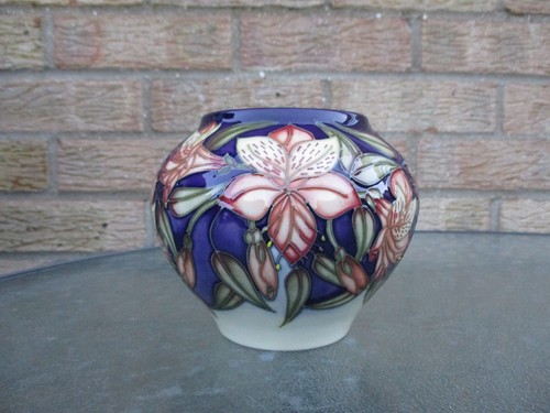 Moorcroft peruvian lily - moorcroft,