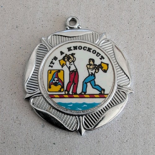 Vintage a knockout - "it's, knockout"