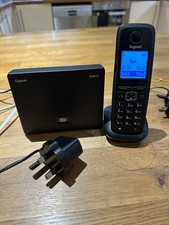 Gigaset N300 IP DECT/VoIP Base Station and A510 DECT telephone Handset & charger