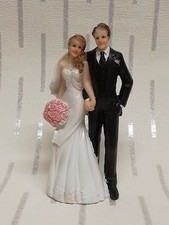 Bride and Groom Wedding Cake