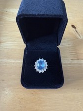 9ct Gold Blue Topaz Modern Cluster Ring.