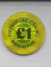 EXTREMELY RARE VINTAGE METROPOLE BRIGHTON  £1 CASINO CHIP FROM THE 1960s