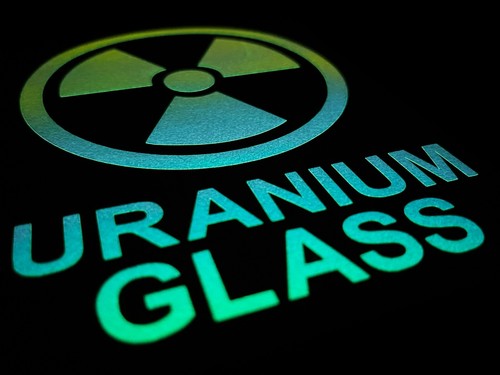 Opal glow the dark uranium - opal, in