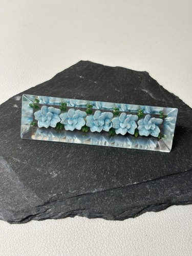 Vintage reverse carved lucite - carved,