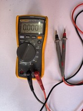 Fluke 117 True RMS Digital