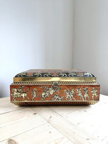 Large belgian chest biscuit - large,