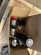 LOCK SET OF 4 LEFT RIGHT DOORS