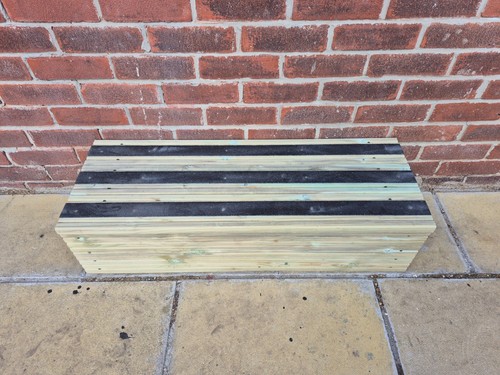 Wooden step anti slip - wooden,