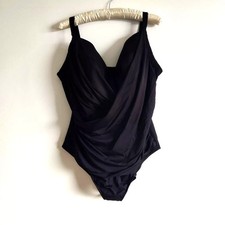 MAGISCULPT Shaping Swimsuit