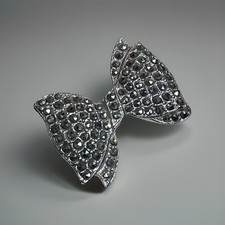 Sparkly Marcasite Rhinestone Silver Tone Bow / Ribbon Brooch Pin Vintage