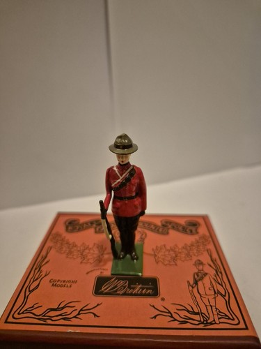 Britains 49018 royal canadian - royal,