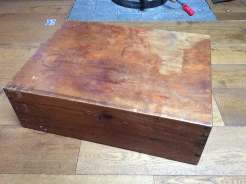 Old pine box chest - , blanket