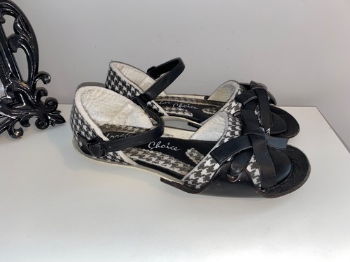Irregular choice black - &, white