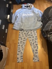Bnwot Ladies Stitch Snudie