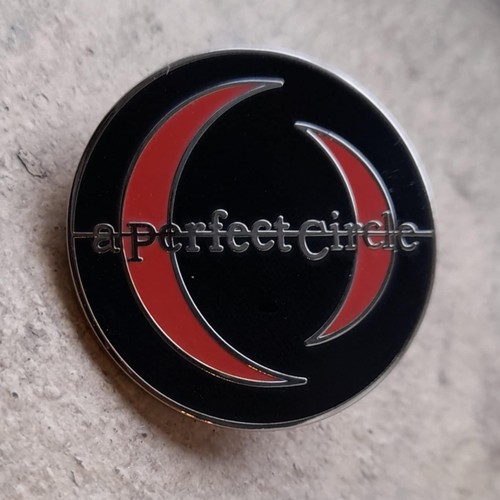 Perfect circle metal - metal, enamel