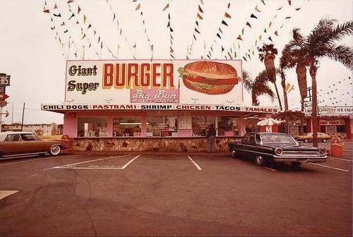 Giant burgers big bun - bun, drive