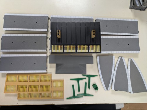 Hornby triang gauge station - hornby, oo